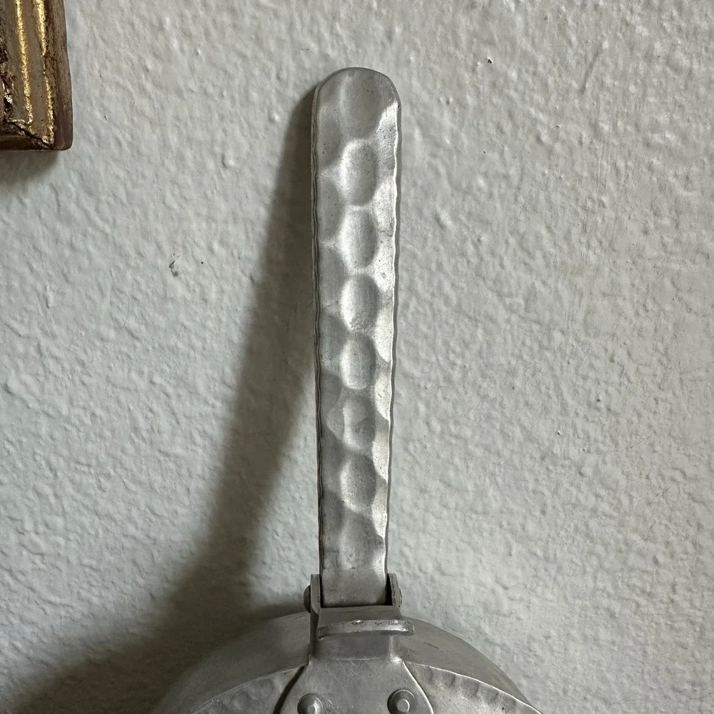 VTG Everlast Metal‎ Hand Forged Hammered Aluminum Flip Pan 10.8 in Silent Butler